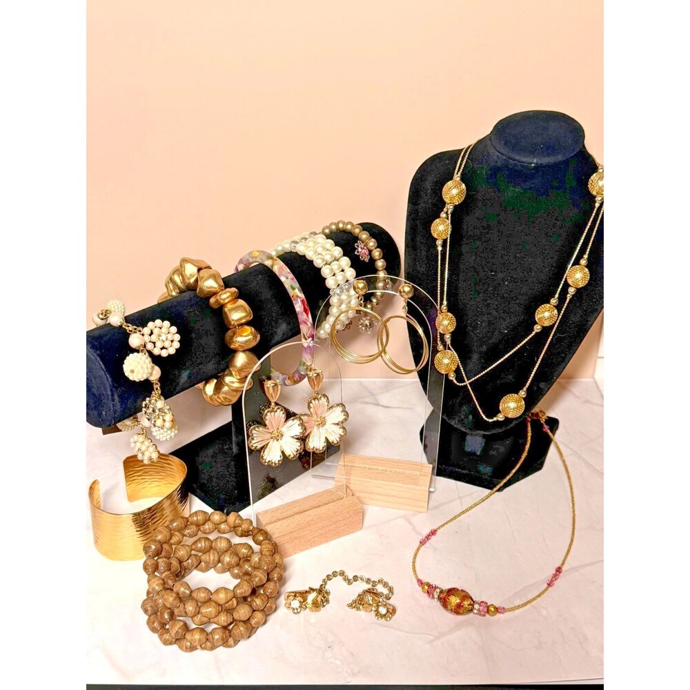 12 Pc Jewelry Lot Vecchia Murano Carolee Vintage Sweater Clip